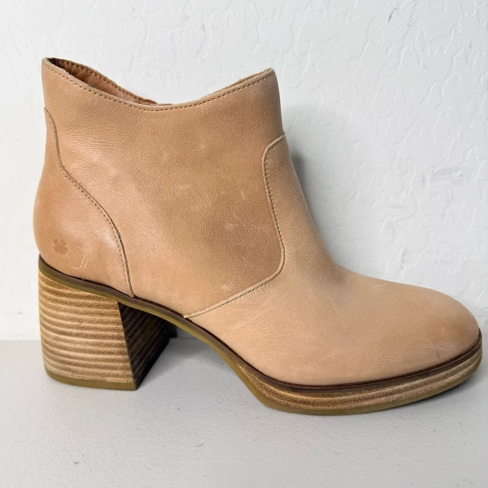 New Lucky Brand Quinlee Dusty SnAnd Stacked Heel Ankle Bootie Size 8